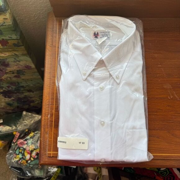 Horace Small Apparel Co. Men’s Professional White Shirts AMR - Bundle of 3 - Picture 3 of 6